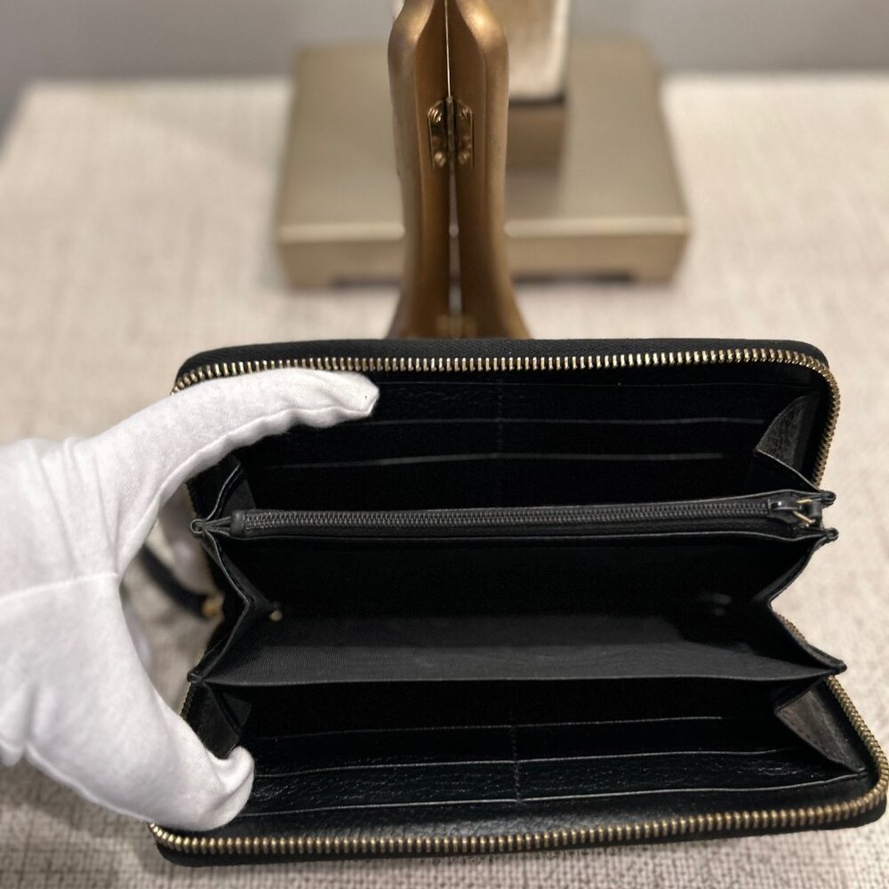 Authentic GUCCI GG Logo Zip Around Long Leather Wallet w/Gold Hardware - Picture 6 of 11